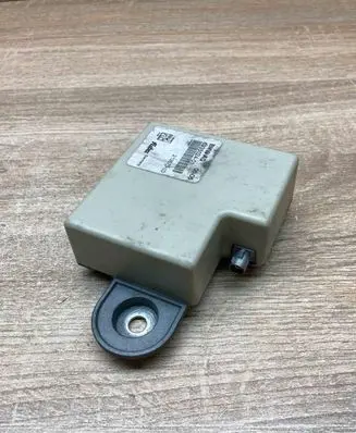 BMW 5 E60 E61 Antenna control unit 6935024 21367510