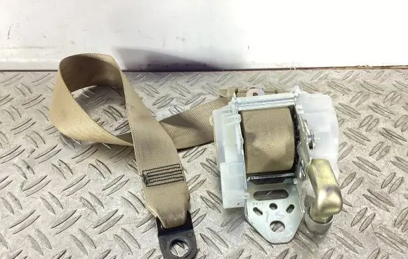 Lexus IS 220D-250-350 Front seatbelt 7M7750P