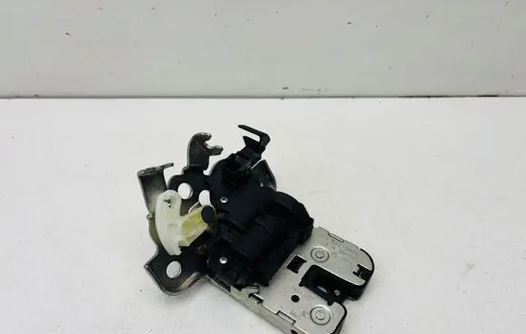 Audi A1 Tailgate/trunk/boot lock/catch/latch 8K9827505A