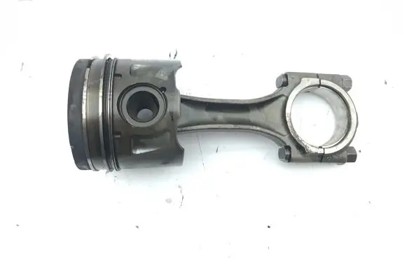 Peugeot 5008 Piston with connecting rod