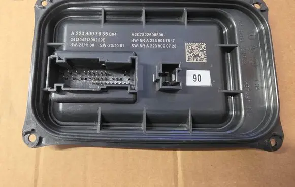 Mercedes-Benz S W223 Voltage converter/converter module A2239007635