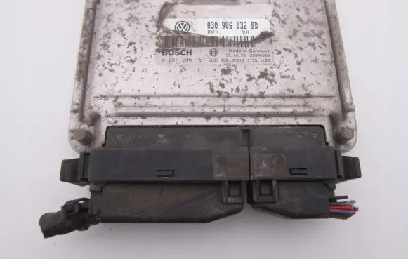 Volkswagen Polo III 6N 6N2 6NF Engine control unit/module 0261206767 030906032BD