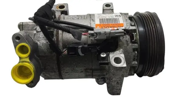 Renault Clio IV Air conditioning (A/C) compressor (pump) 926000050R