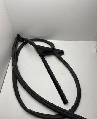 Audi A4 S4 B7 8E 8H Rubber seal front coupe door 8H0837911E