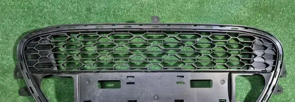 Citroen C3 Front bumper upper radiator grill 7422G4