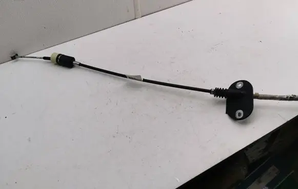 Volvo S60 Gear shift cable linkage 31325982