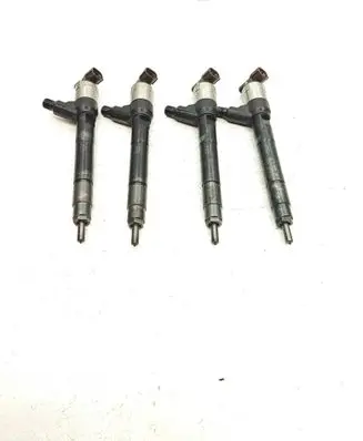 Opel Zafira C Fuel injector 55570012 10S52619