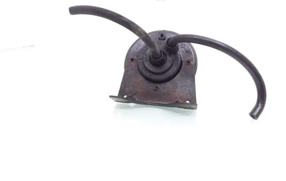 Mercedes-Benz E W124 EGR valve 1233000533