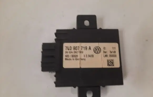 Volkswagen Touareg I Alarm control unit/module 28024252FGU 7K09077191 H05