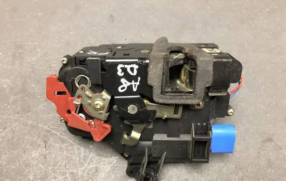 Audi A8 S8 D3 4E Front door lock 4E1837016