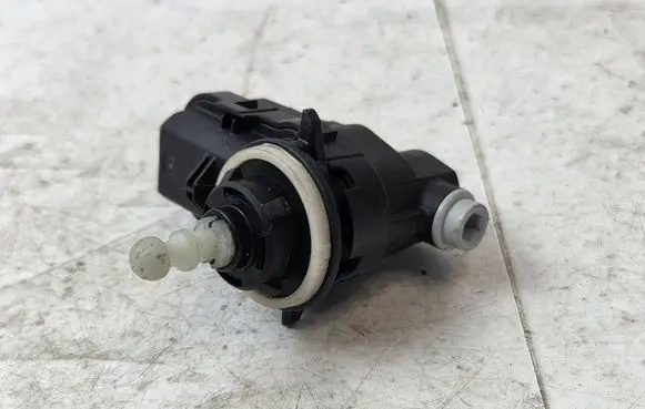 Nissan NV300 Headlight level adjustment motor 260567357R
