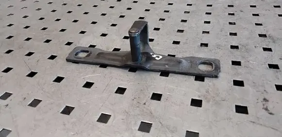 Skoda Octavia Mk3 (5E) Rear door lock loop/hook striker 8V0827507B