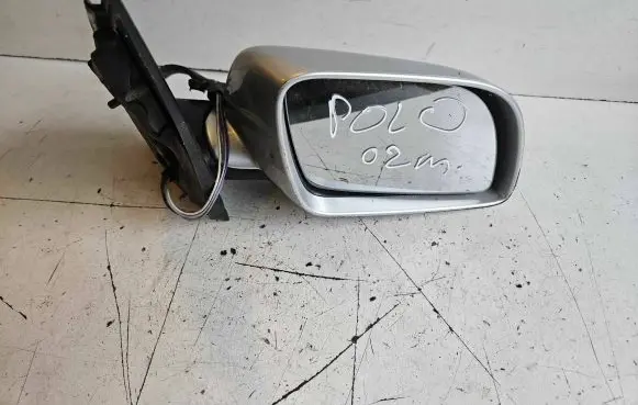 Volkswagen Polo Front door electric wing mirror E1010695