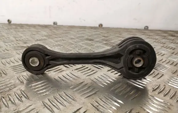 Subaru XV Gearbox mount 1F6C0402