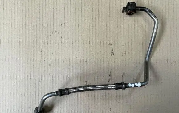 Citroen DS5 Turbo turbocharger oiling pipe/hose 9684655080