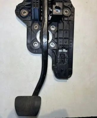 Chrysler Pacifica Brake pedal 04581676AC