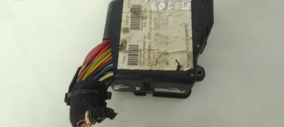 Volkswagen Golf IV Fuse box set 1j1970000s 1j1970000r