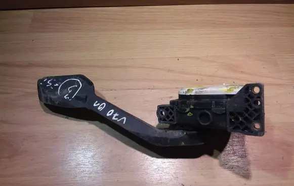 Volvo V70 Accelerator throttle pedal 9472579