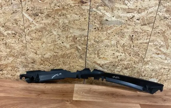 Volkswagen PASSAT B6 Wiper trim 3C0121330