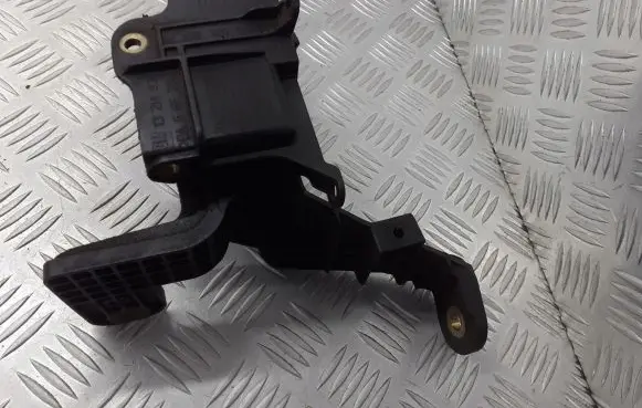 Opel Astra H ABS pump bracket 13214939