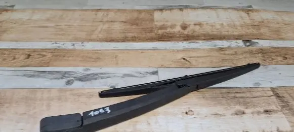 Mazda 5 Rear wiper blade arm