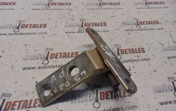 Lexus LS 430 Front door upper hinge