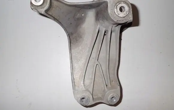 Volkswagen Amarok Engine mount bracket 2H0199308F
