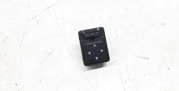 Toyota Avensis T220 Wing mirror switch 8487005020
