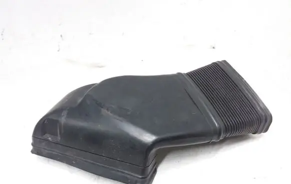 Volkswagen PASSAT B5.5 Air intake duct part 3B0129617D 3B0129565