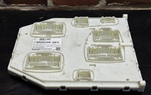 Mercedes-Benz Sprinter W907 W910 Central body control module A9079000704 A9079013401