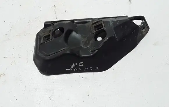 Volvo V50 Front bumper mounting bracket 31265397