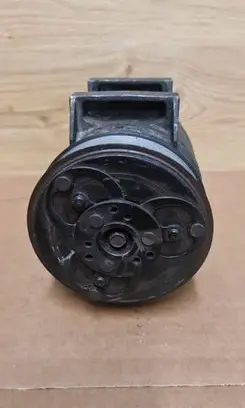 Volvo V70 Air conditioning (A/C) compressor (pump) 8684287
