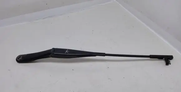 Opel Astra H Front wiper blade arm 13111219