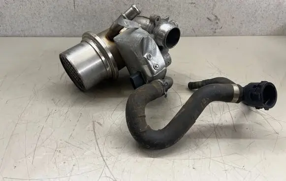 Seat Leon (5F) EGR valve cooler 04L131512BQ HE640001