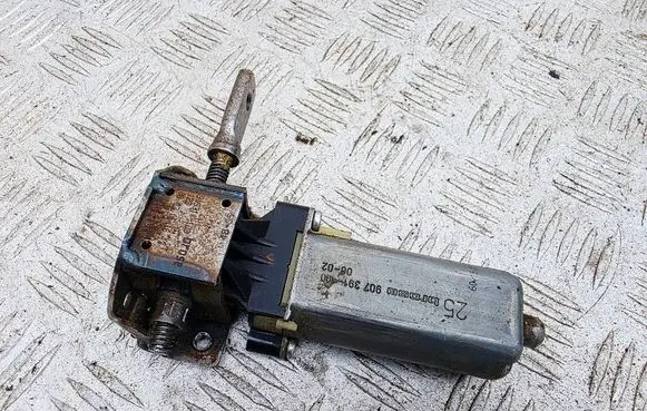 Mercedes-Benz S W221 Seat adjustment motor 0390203254 907391100