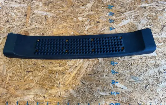Iveco Daily 3rd gen Front bumper splitter molding 504273162 R1024-M