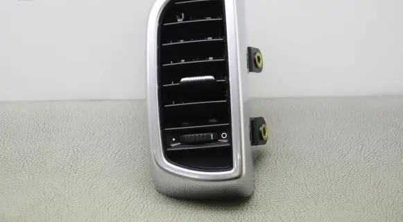 Porsche Cayenne (9Y0 9Y3) Dashboard air vent grill cover trim 7P5819704D