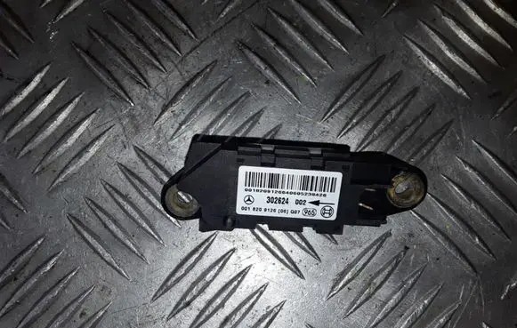 Mercedes-Benz E W211 Airbag deployment crash/impact sensor 0018209126