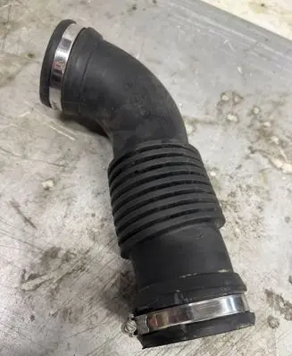 Renault Master III Air intake duct part B00034
