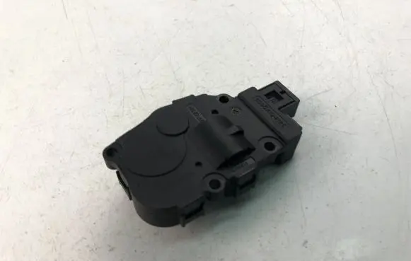 Audi A4 S4 B8 8K Intake manifold valve actuator/motor K9749004
