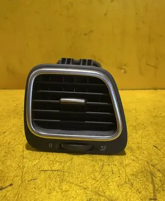 Volkswagen Scirocco Dashboard side air vent grill/cover trim 1Q0819710B