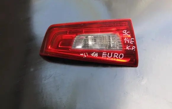 Mitsubishi ASX Tailgate rear/tail lights P9373