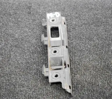 Volkswagen PASSAT B6 Front bumper mounting bracket 3C0807184