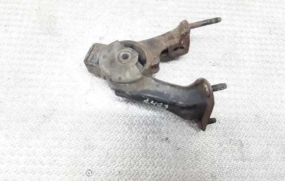 Toyota Corolla Verso E121 Engine mount bracket