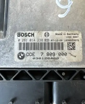 BMW 5 E60 E61 Engine control unit/module 7809000 0281014238