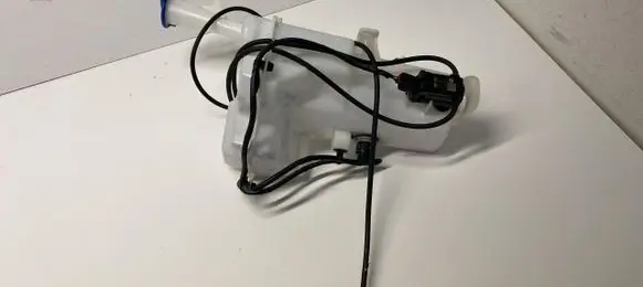 KIA Rio Windshield washer fluid reservoir/tank 98610-H8000