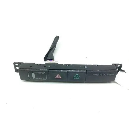 Mitsubishi Outlander A set of switches 8002B409A