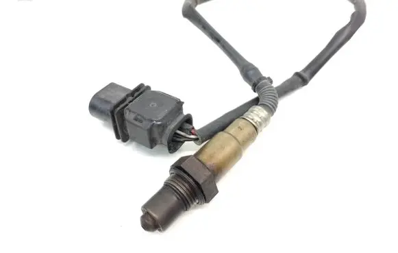 Volkswagen PASSAT B7 Lambda probe sensor 03L906262 0281004085 1928404687