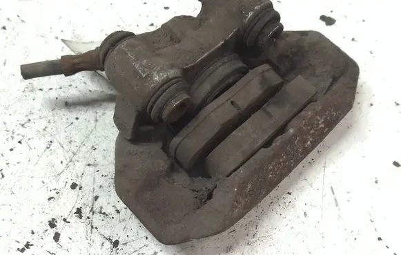 Peugeot 305 Front brake caliper 