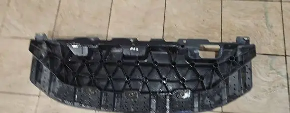 Front bumper skid plate/under tray